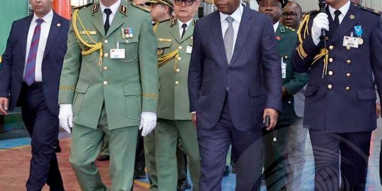 PR João Lourenço encerra missão na Argélia com visita à Base Logística Central das Forças Armadas local