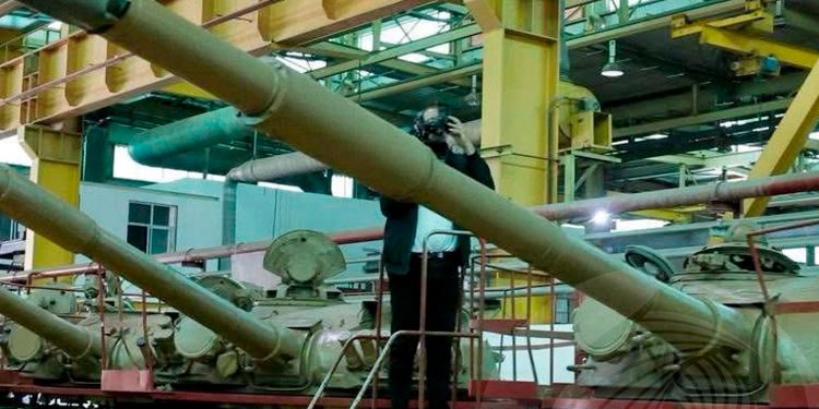PR João Lourenço encerra missão na Argélia com visita à Base Logística Central das Forças Armadas local