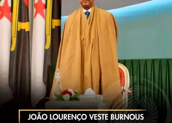 João Lourenço veste burnous tradicional durante visita ao Parlamento argelino